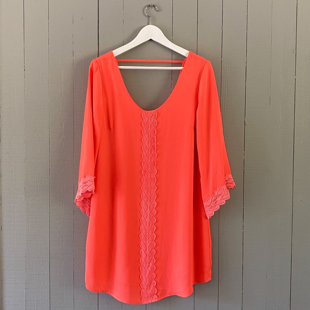 ASTR Coral Scoop Neck Shift Dress